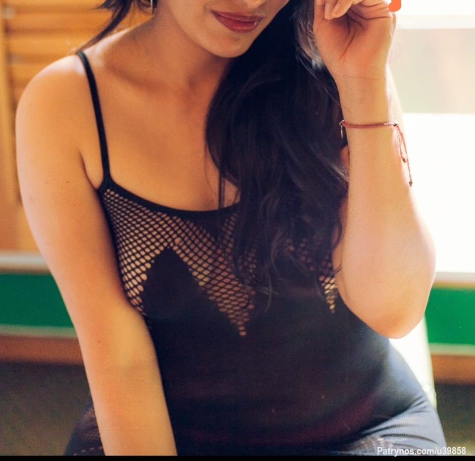 A todos esos Patrynos y Madrinas que me siguen y apoyen mi contenido $$$$$$ como agradecimiento les enviare material personalizado 😈 si se mochan, yo me pongo 😏